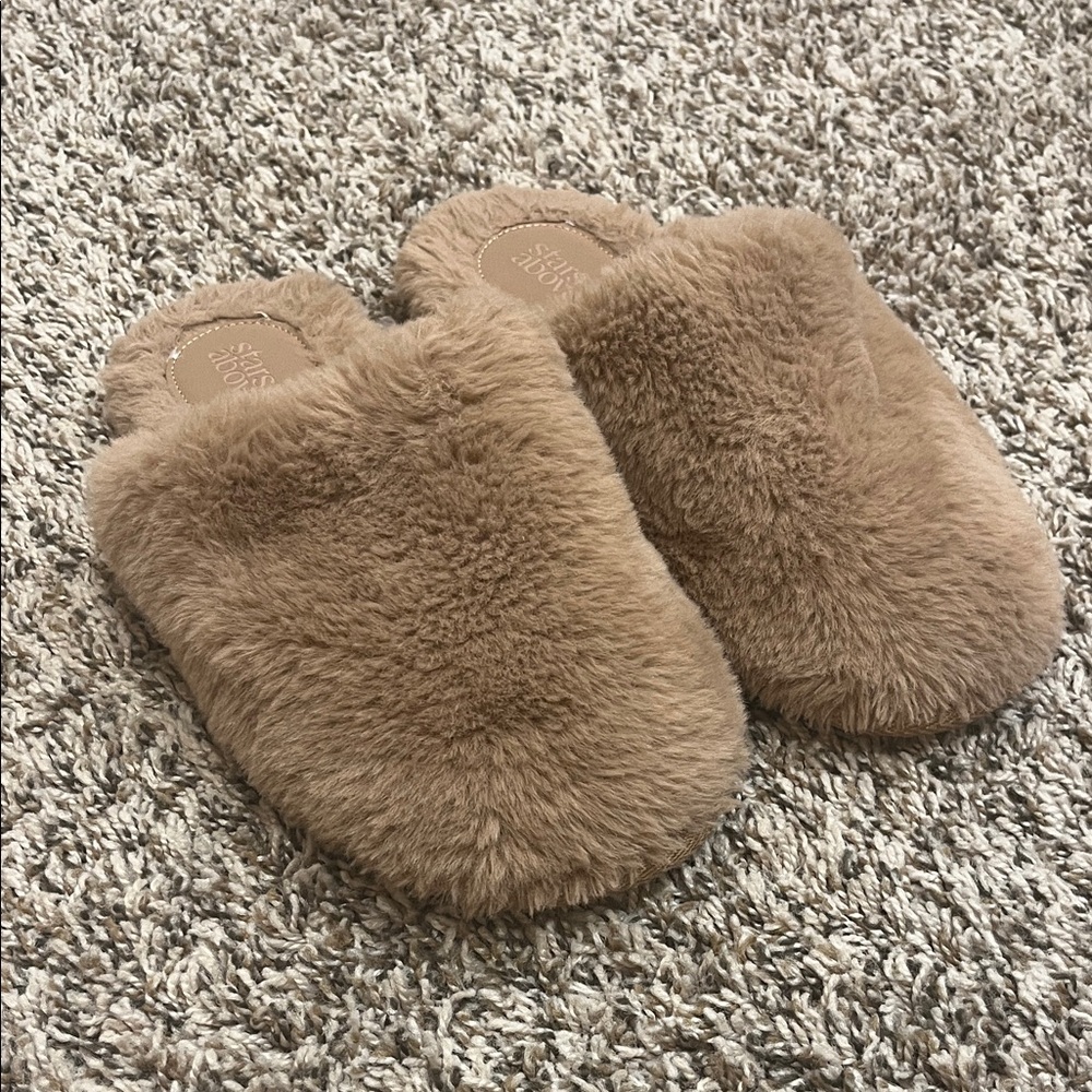 STARS ABOVE slippers 🤎